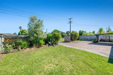 Photo of property in 17 Parakai Avenue, Parakai, 0830