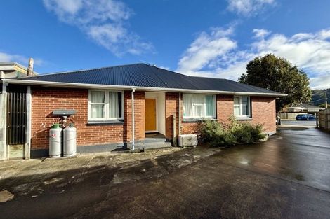 Photo of property in 5 Johnston Grove, Taita, Lower Hutt, 5011