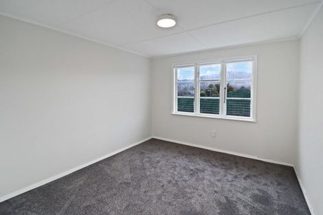Photo of property in 2 Argyle Grove, Trentham, Upper Hutt, 5018