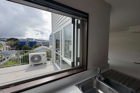 Photo of property in 8e Finlay Terrace, Mount Cook, Wellington, 6021