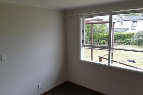Photo of property in 28 Ussher Place, Pakuranga Heights, Auckland, 2010