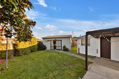 Photo of property in 73 Warren Crescent, Hillmorton, Christchurch, 8025