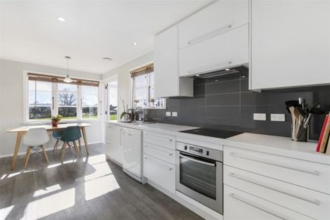 Photo of property in 10 Gladfield Lane, Te Atatu Peninsula, Auckland, 0610