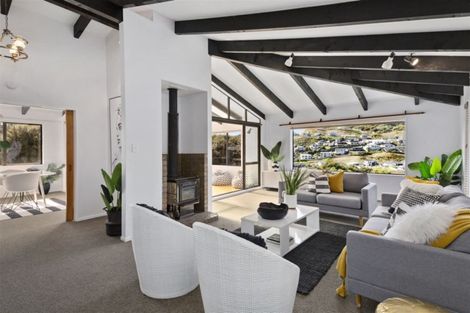 Photo of property in 25 Exploration Way, Whitby, Porirua, 5024