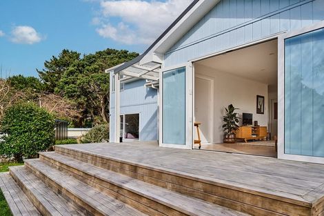 Photo of property in 122 Muri Road, Pukerua Bay, 5026
