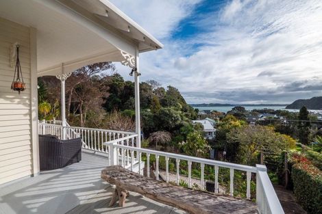 Photo of property in 9 Robertson Street, Russell, 0202
