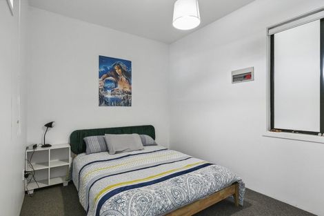 Photo of property in Endeavour Apartments, 18/125u Thorndon Quay, Pipitea, Wellington, 6011