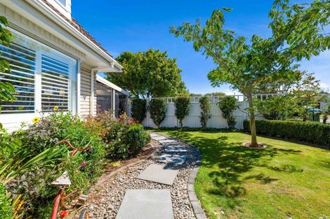Photo of property in 5 Tamati Place, Merrilands, New Plymouth, 4312