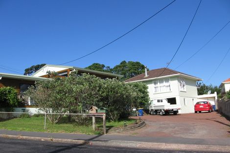 Photo of property in 2/6 Howard Road, Northcote, Auckland, 0627