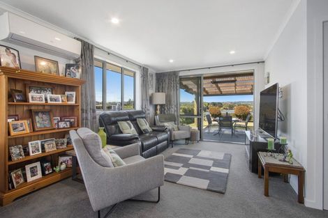 Photo of property in Waterview Estate, 26/4 Greystone Place, Omokoroa, 3114