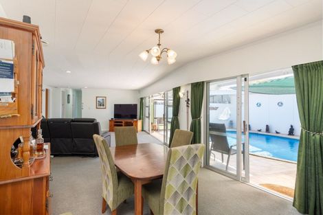 Photo of property in 7 Snell Grove, Clouston Park, Upper Hutt, 5018