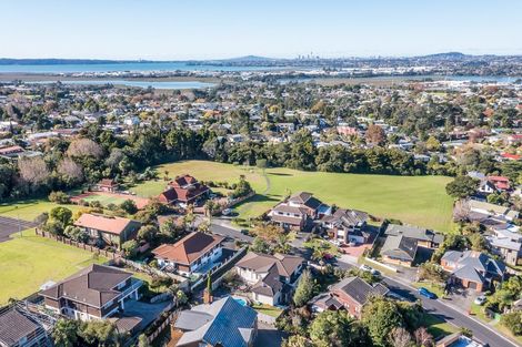 Photo of property in 6 Milwaukee Place, Glendene, Auckland, 0602