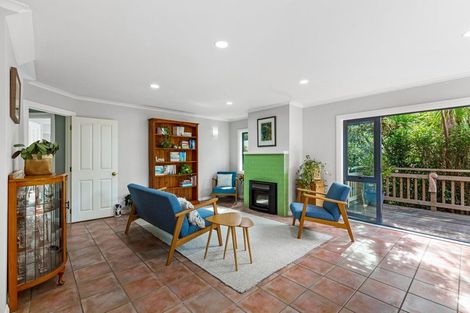 Photo of property in 4a Pounamu Avenue, Greenhithe, Auckland, 0632