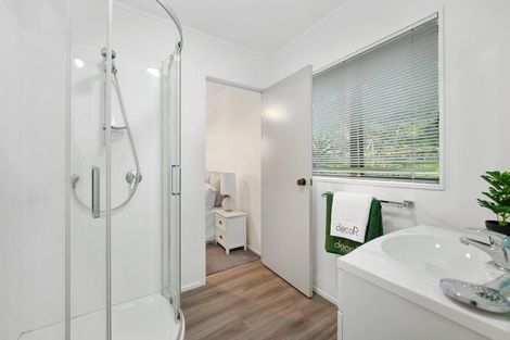 Photo of property in 2/17 Weetman Drive, Browns Bay, Auckland, 0630