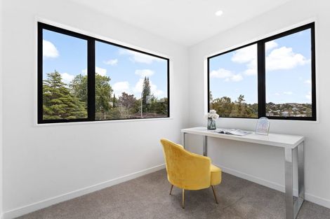 Photo of property in 31 Diana Drive, Glenfield, Auckland, 0627