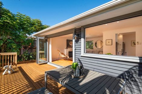 Photo of property in 7 Brussells Place, Birkenhead, Auckland, 0626