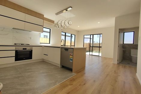 Photo of property in 6 Minhas Road, Papakura, 2110