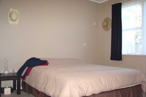 Photo of property in 19 Creswick Terrace, Northland, Wellington, 6012