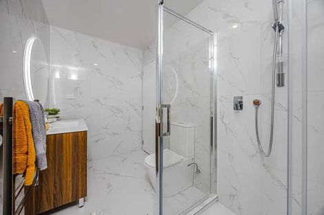 Photo of property in 8e Arimu Road, Papakura, 2110