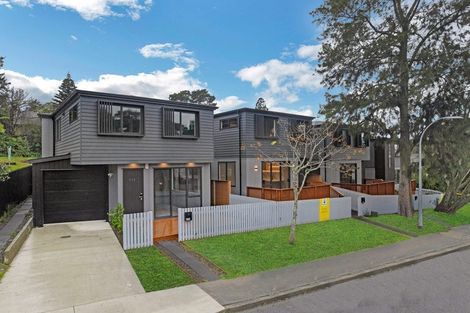 Photo of property in 2 Kama Place, Sunnynook, Auckland, 0620