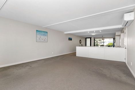 Photo of property in 3/10 Marine Parade, Mount Maunganui, 3116