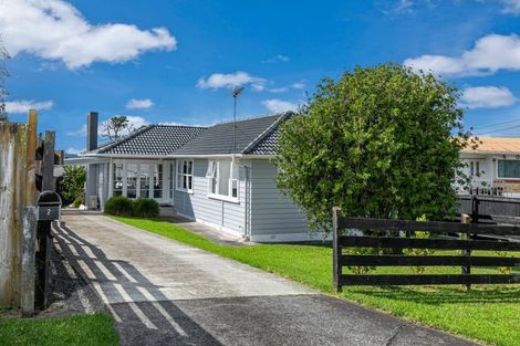 Photo of property in 2 Meadow Crescent, Te Atatu South, Auckland, 0602