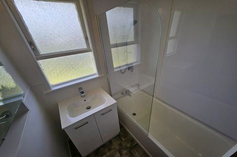 Photo of property in 30 Hatherlow Street, Glenfield, Auckland, 0629