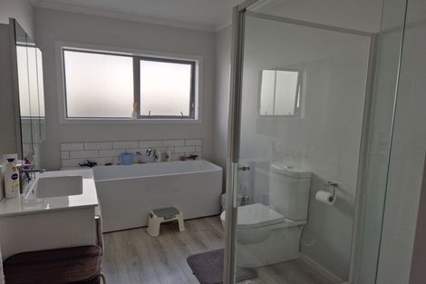 Photo of property in 18 Schooner Drive, Whitby, Porirua, 5024