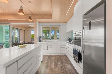 Photo of property in 1 Roore Street, Foxton Beach, Foxton, 4815