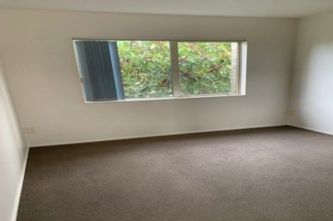 Photo of property in 5 St Thomas More Lane, Glenfield, Auckland, 0629