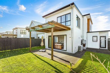 Photo of property in 6 Sacred Kingfisher Road, Hobsonville, Auckland, 0616