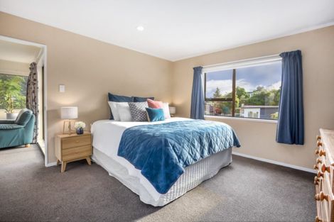 Photo of property in 10 Kowhai Street, Tawa, Wellington, 5028