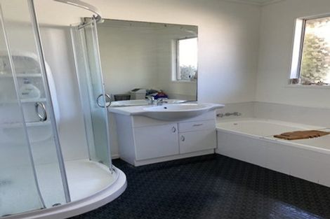 Photo of property in 1/16 Stanley Road, Glenfield, Auckland, 0629