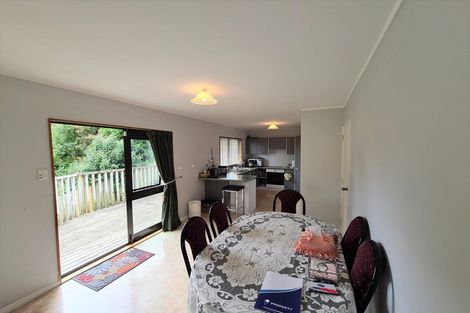 Photo of property in 1/96 Edmonton Road, Henderson, Auckland, 0612