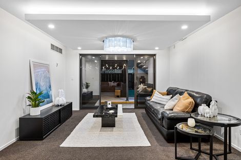 Photo of property in 14 Sir Lincoln Drive, Kumeu, 0810