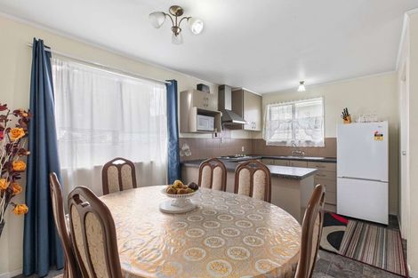 Photo of property in 2/47 Taitimu Drive, Weymouth, Auckland, 2103