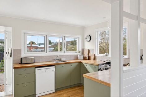 Photo of property in 14 Ropata Street, Kaiti, Gisborne, 4010