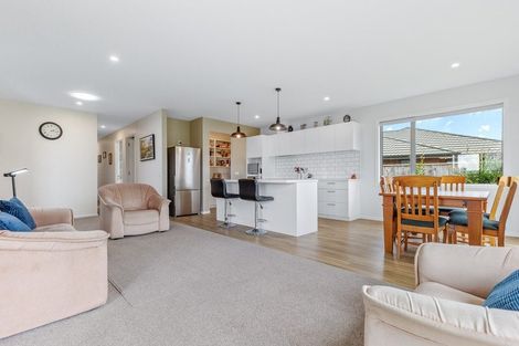 Photo of property in 5 Oak Place, Levin, 5510