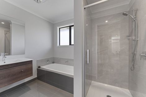 Photo of property in 24 Mahia Lane, Waikanae, 5036