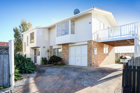 Photo of property in 80h Tirimoana Road, Te Atatu South, Auckland, 0602