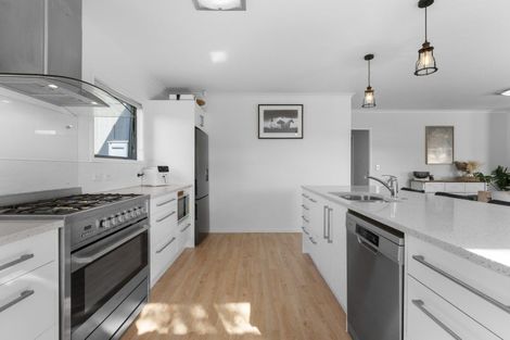 Photo of property in 17 Windsor Street, Richmond Heights, Taupo, 3330