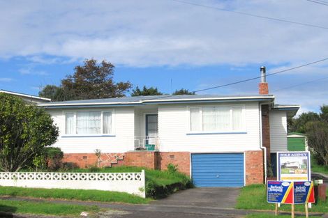 Photo of property in 14 Newington Road, Henderson, Auckland, 0612