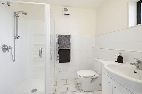 Photo of property in 17 Landsdowne Terrace, Karori, Wellington, 6012