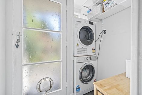 Photo of property in 13 Helleur Road, Massey, Auckland, 0614