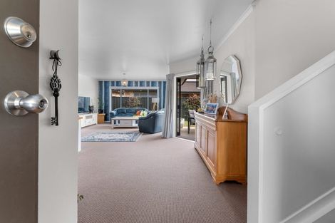 Photo of property in 16/64 Kawaha Point Road, Kawaha Point, Rotorua, 3010