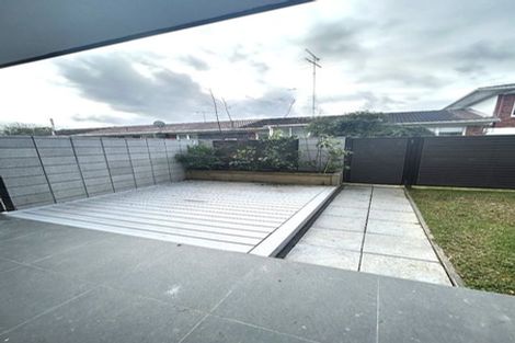 Photo of property in 2/764 Beach Road, Browns Bay, Auckland, 0630