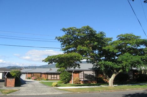 Photo of property in 2/8 Hay Street, Ebdentown, Upper Hutt, 5018