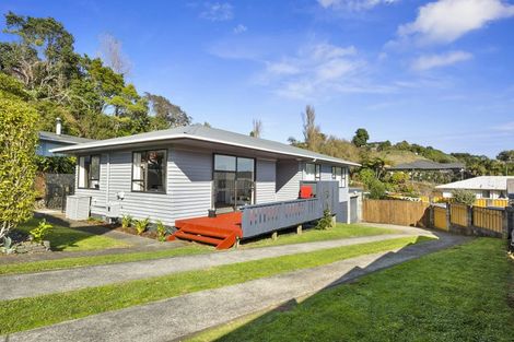 Photo of property in 4 Ward Place, Marfell, New Plymouth, 4310