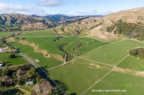 Photo of property in 130 Te Horo Hautere Cross Road, Hautere, Otaki, 5582