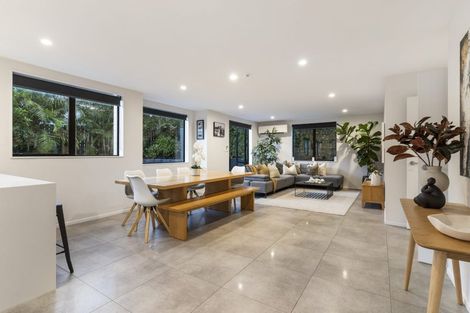 Photo of property in 71a Neil Avenue, Te Atatu Peninsula, Auckland, 0610